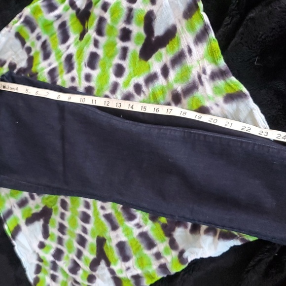 Stylish Dark Wash Jeans With High Waist Buttons. - Picture 8 of 12